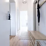 Business Design Apartment - Workspace & Kitchen - Messe Dus 뒤스부르크