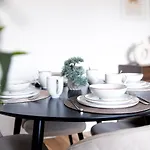아파트 Business Design Apartment - Workspace & Kitchen - Messe Dus