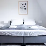 Apartment Business Design-apartment - 55qm, Kueche & Arbeitsplatz - By Lott Living *