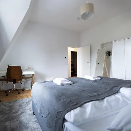 Business Design Apartment - Workspace & Kitchen - Messe Dus *