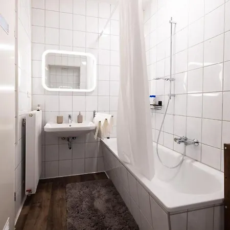 Business Design - Workspace & Kitchen - Messe Dus Lägenhet *